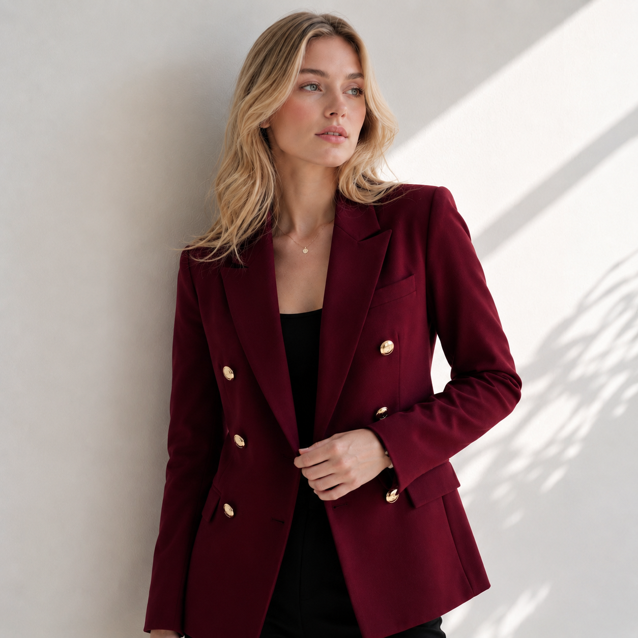 Blazer Feminino Vinho com Botões Dourados | VIYA