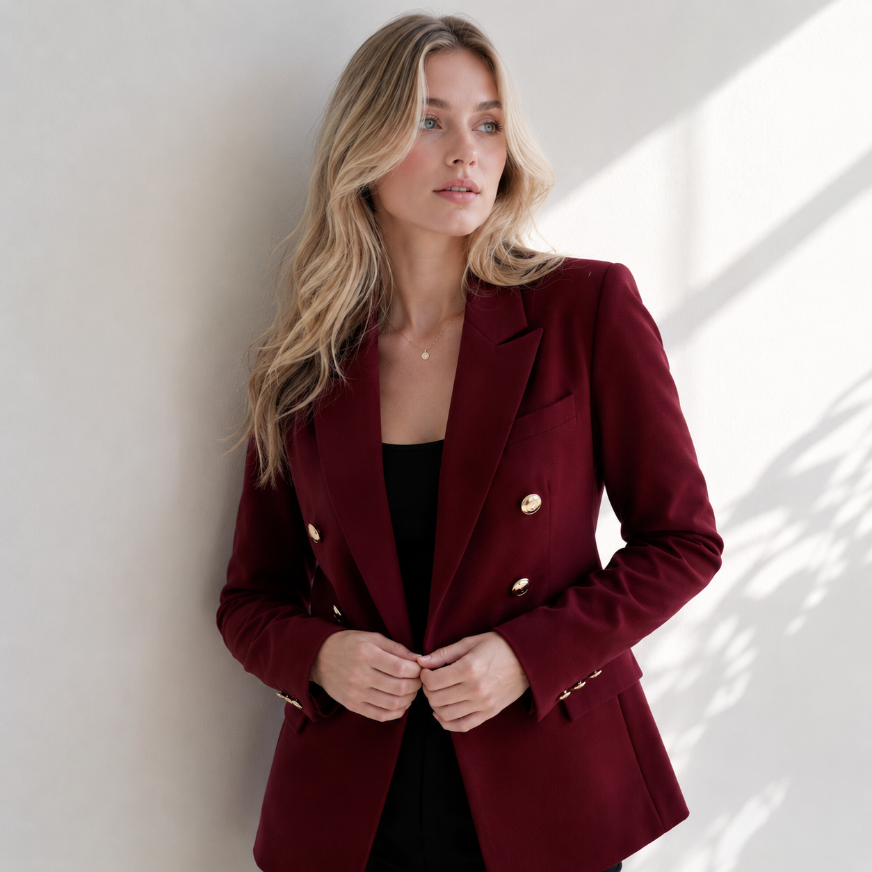 Blazer Feminino Vinho com Botões Dourados | VIYA
